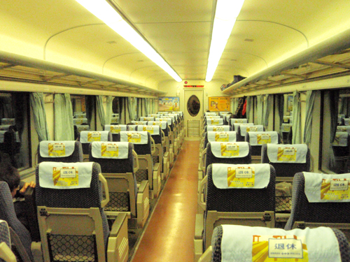 莒光號(準急クラス)と車内