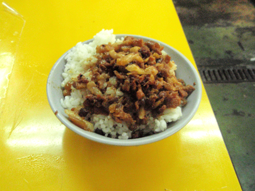 牛肉麺と魯肉飯