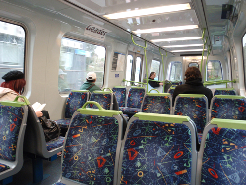 券売機と車内