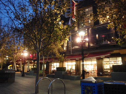 夜のFlinders Street