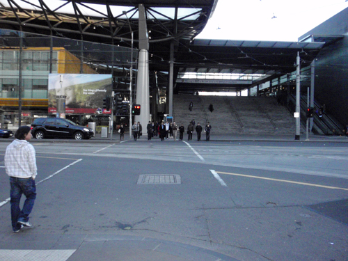 朝のサザンクロス駅とFlagstaff Gardens