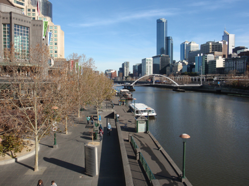 朝のFlinders Street