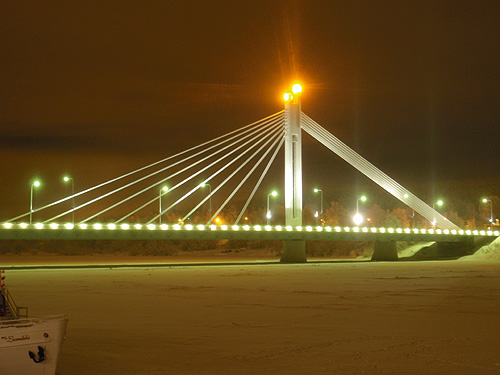 夜のロウソク橋