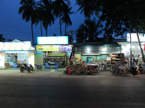 ムイネの夜の街並み