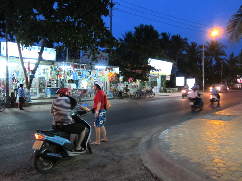 ムイネの夜の街並み
