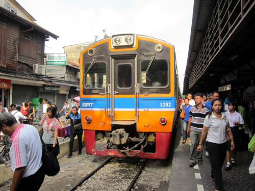 国鉄Wongwian Yai駅