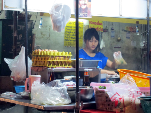 Wongwian Yai駅前の屋台